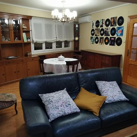 Comoda Vivienda En Huesca Luaran gambar