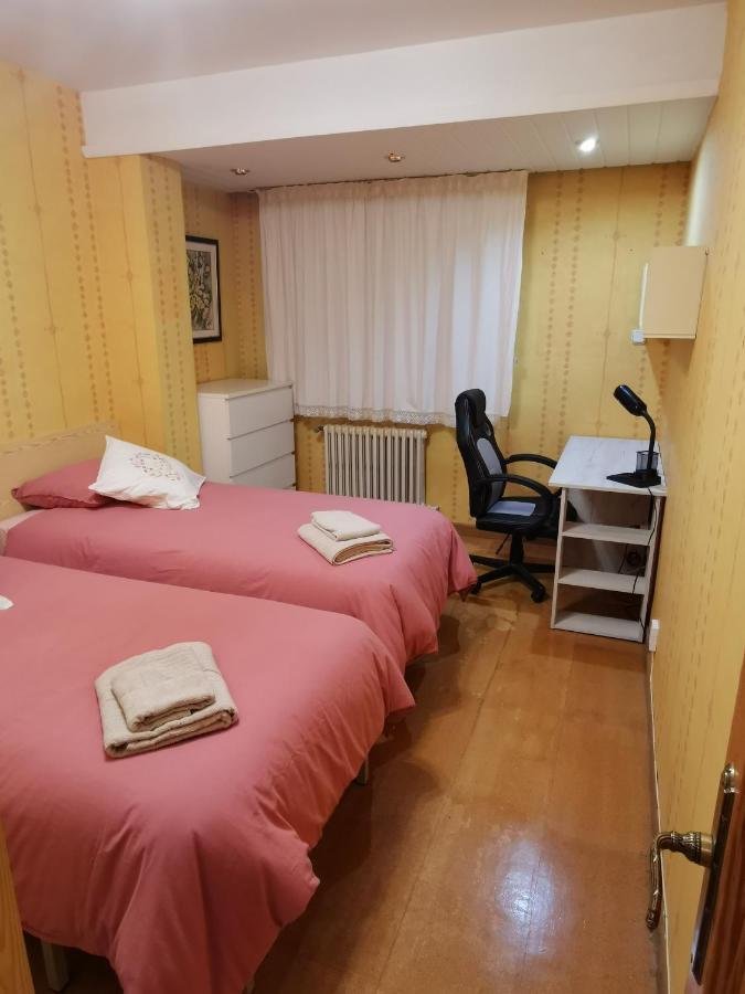 Comoda Vivienda En Huesca Luaran gambar