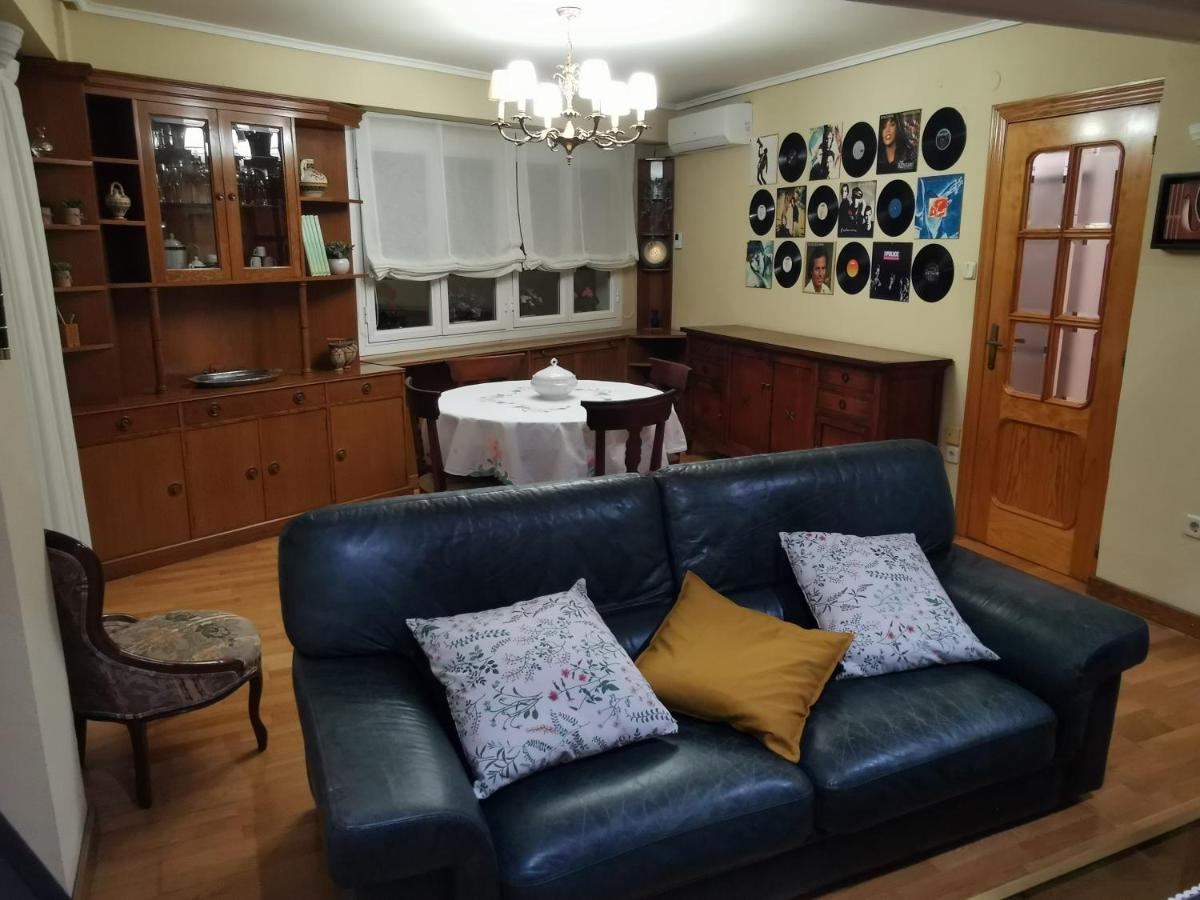 Comoda Vivienda En Huesca Luaran gambar