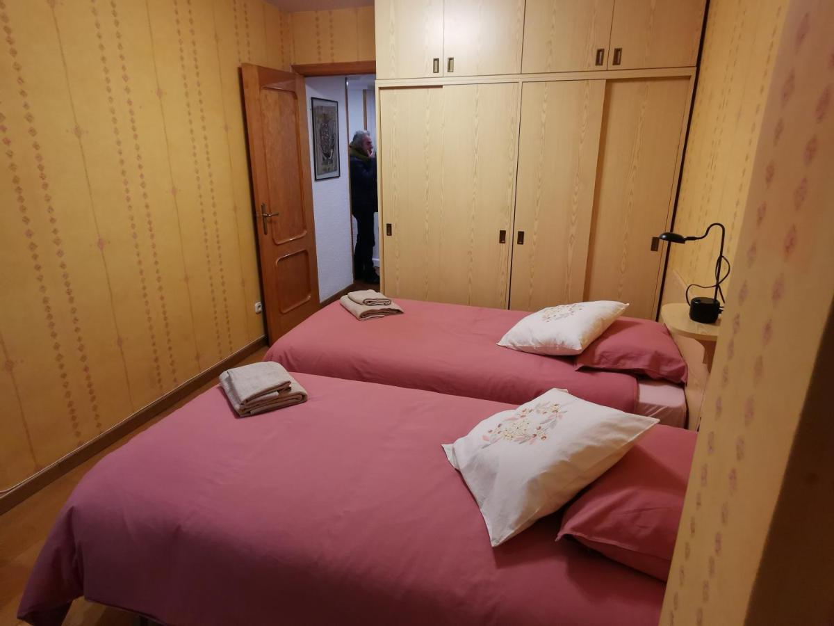 Comoda Vivienda En Huesca Luaran gambar