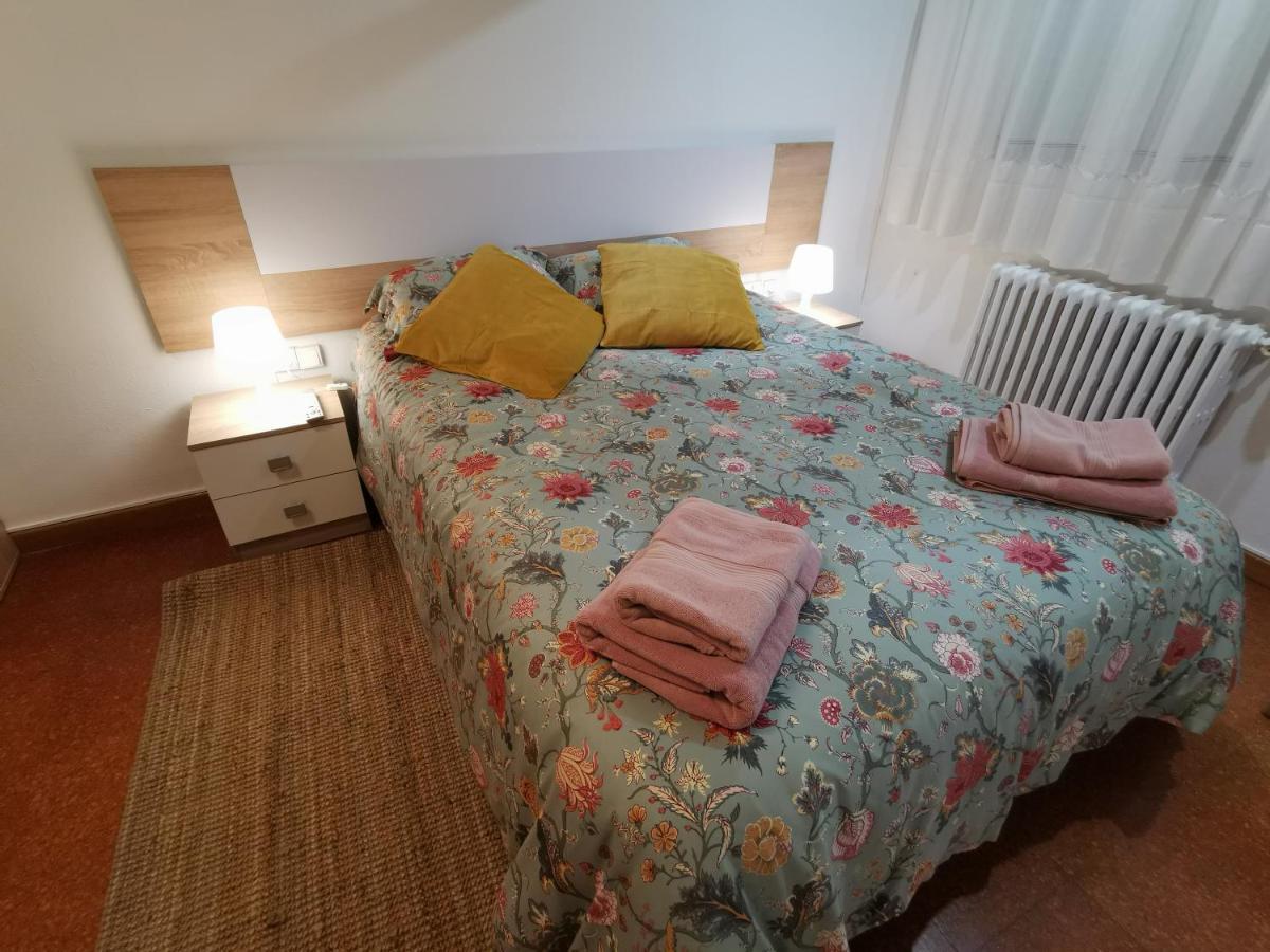 Comoda Vivienda En Huesca Luaran gambar