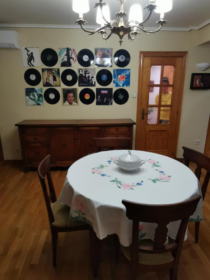 Comoda Vivienda En Huesca Luaran gambar