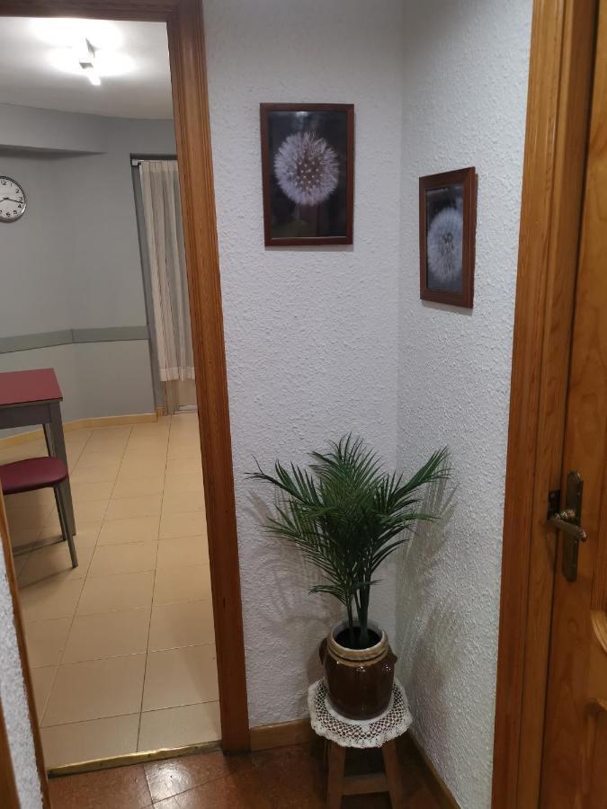 Comoda Vivienda En Huesca Luaran gambar