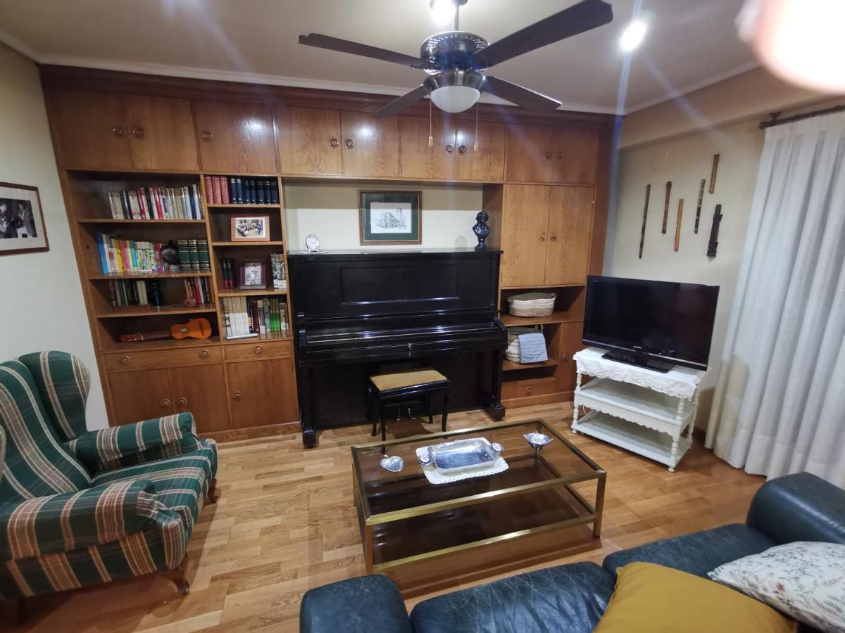 Comoda Vivienda En Huesca Luaran gambar